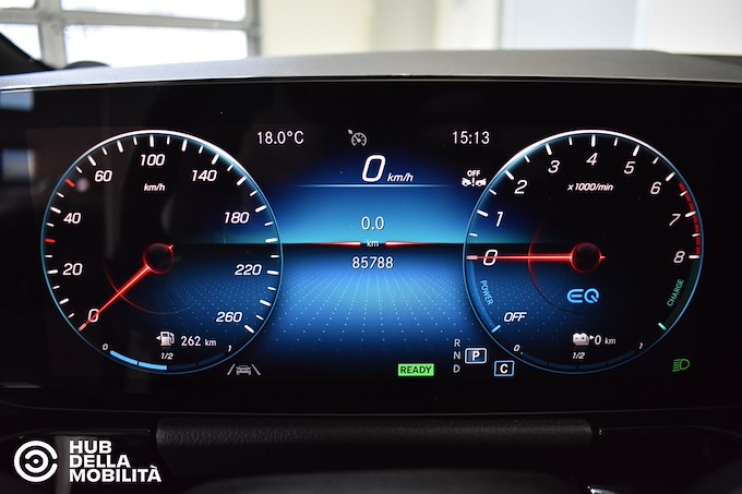 MERCEDES-BENZ GLA 250 e hybrid EQ Premium